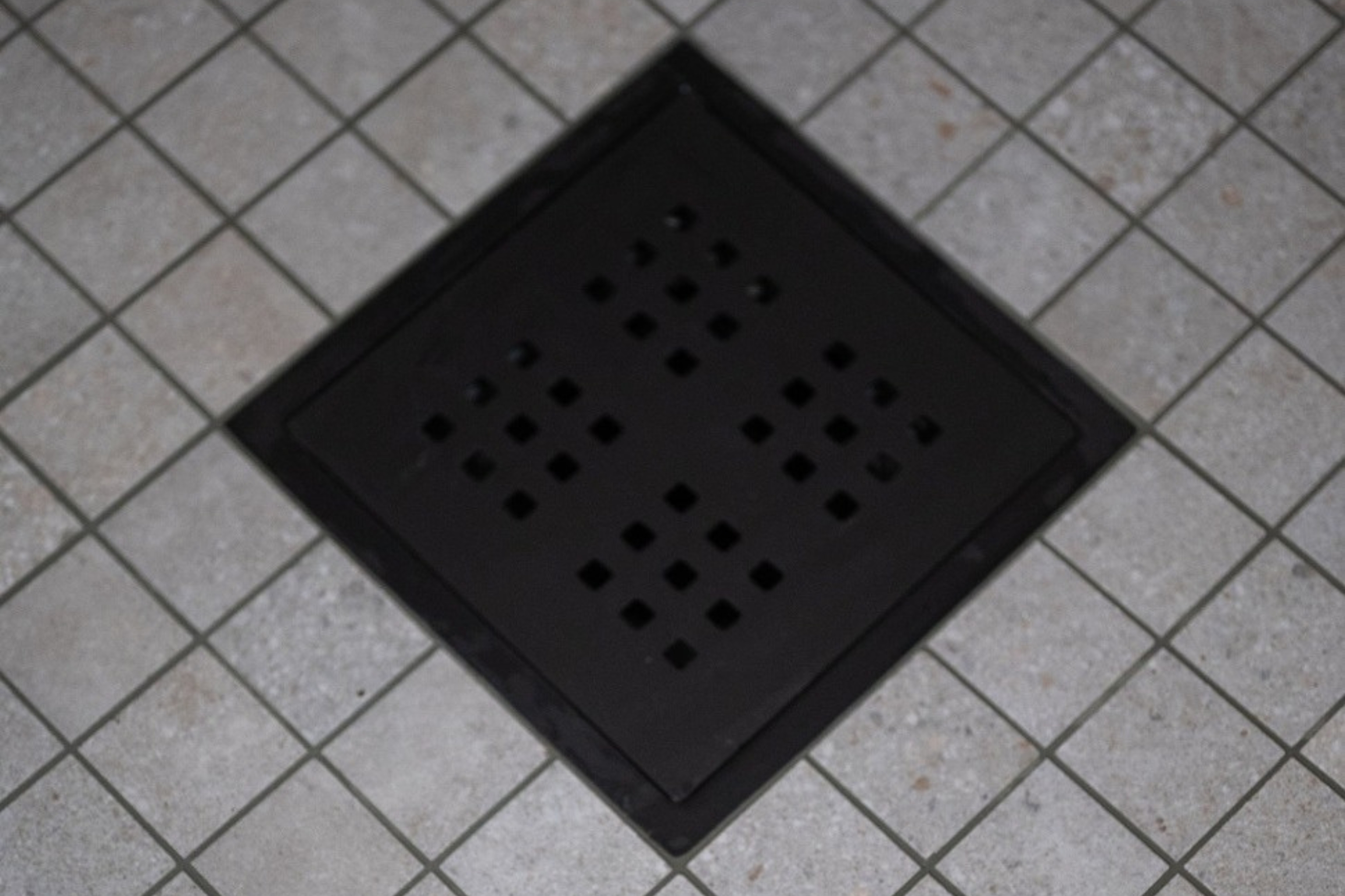 Feil på innebygget toalettsisterne (1)